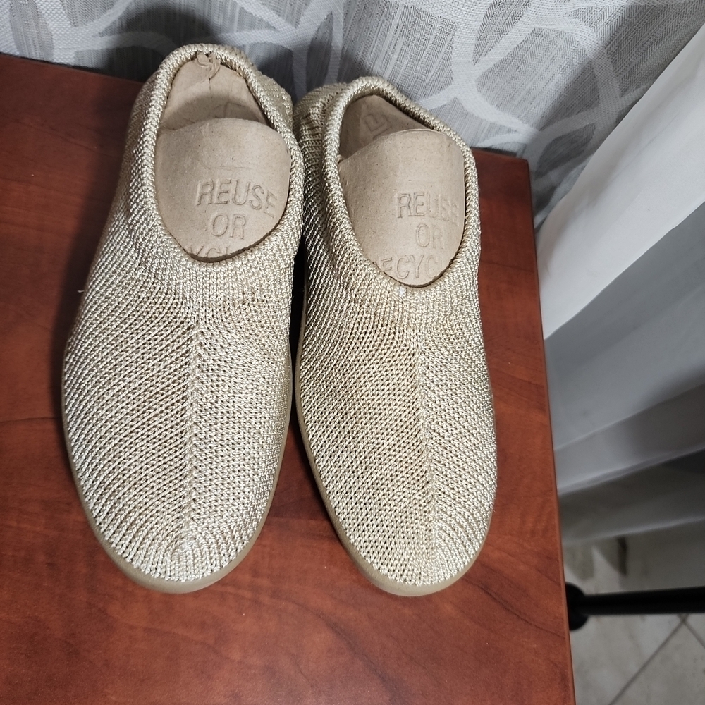 Arcopedico Beige Knit Slip-On Shoes NWT